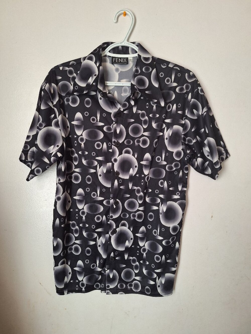 Black & White Button-down Abstract Geometric Men's Short Sleeved Shirt Size M